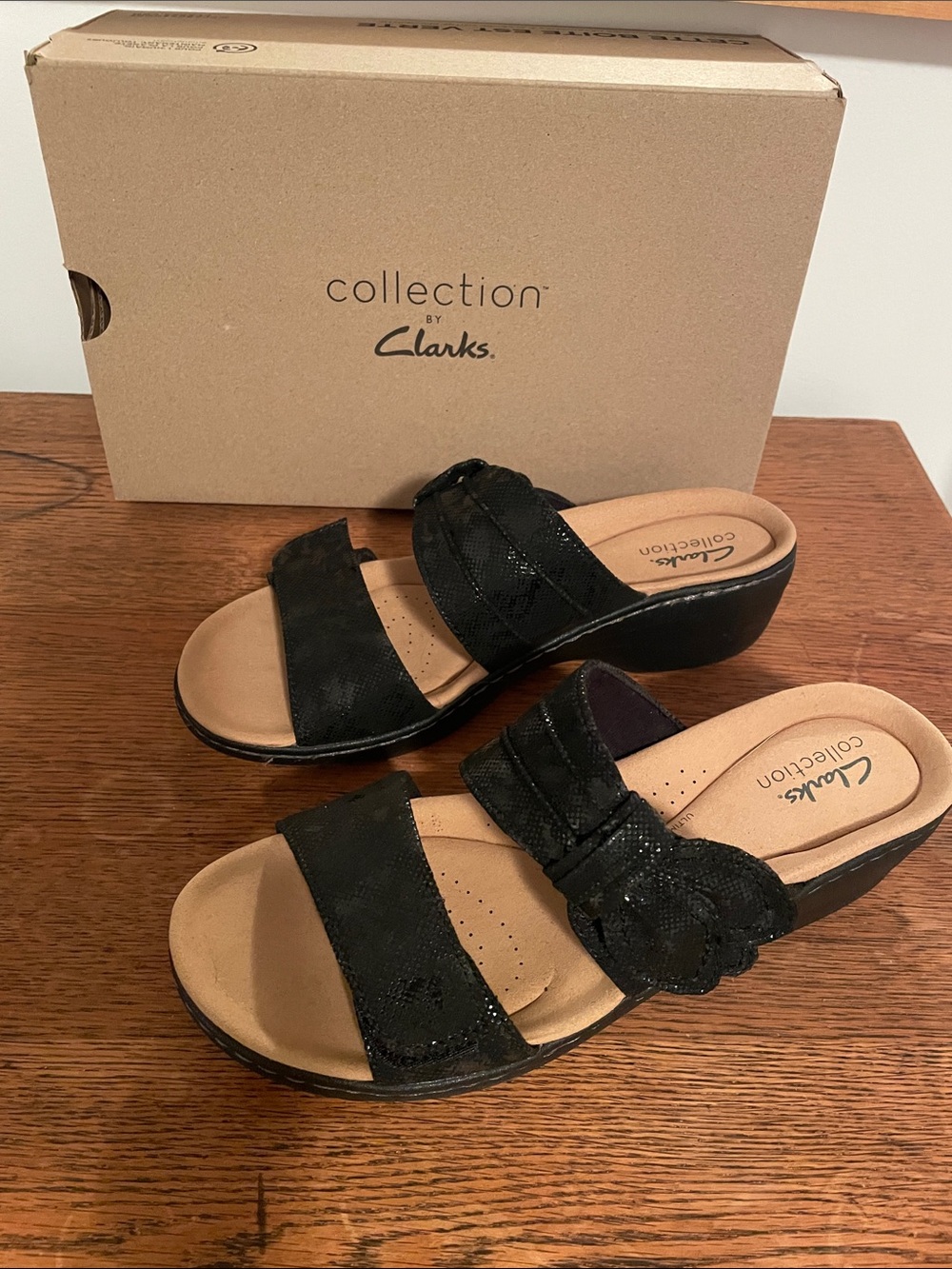 Clark’s Women’s Merliah Charm Shoes. Size 8